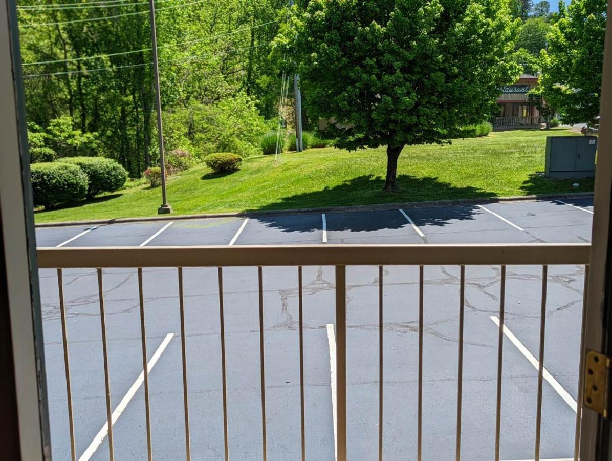 Quality Inn Cherokee Exterior photo