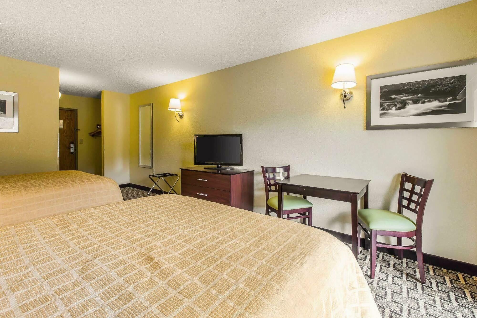 Quality Inn Cherokee Exterior photo