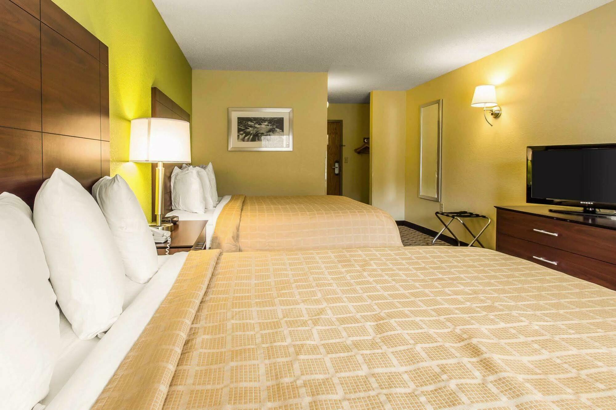 Quality Inn Cherokee Exterior photo